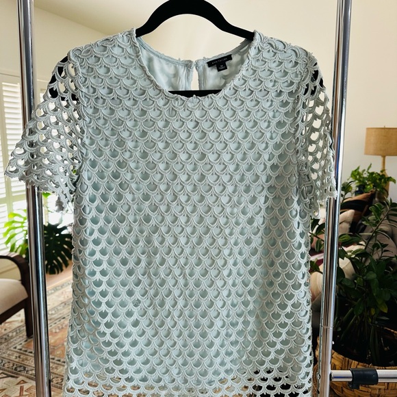 Ann Taylor Mint Green Scalloped Textured Lace Blouse Top Size Med - Picture 2 of 9